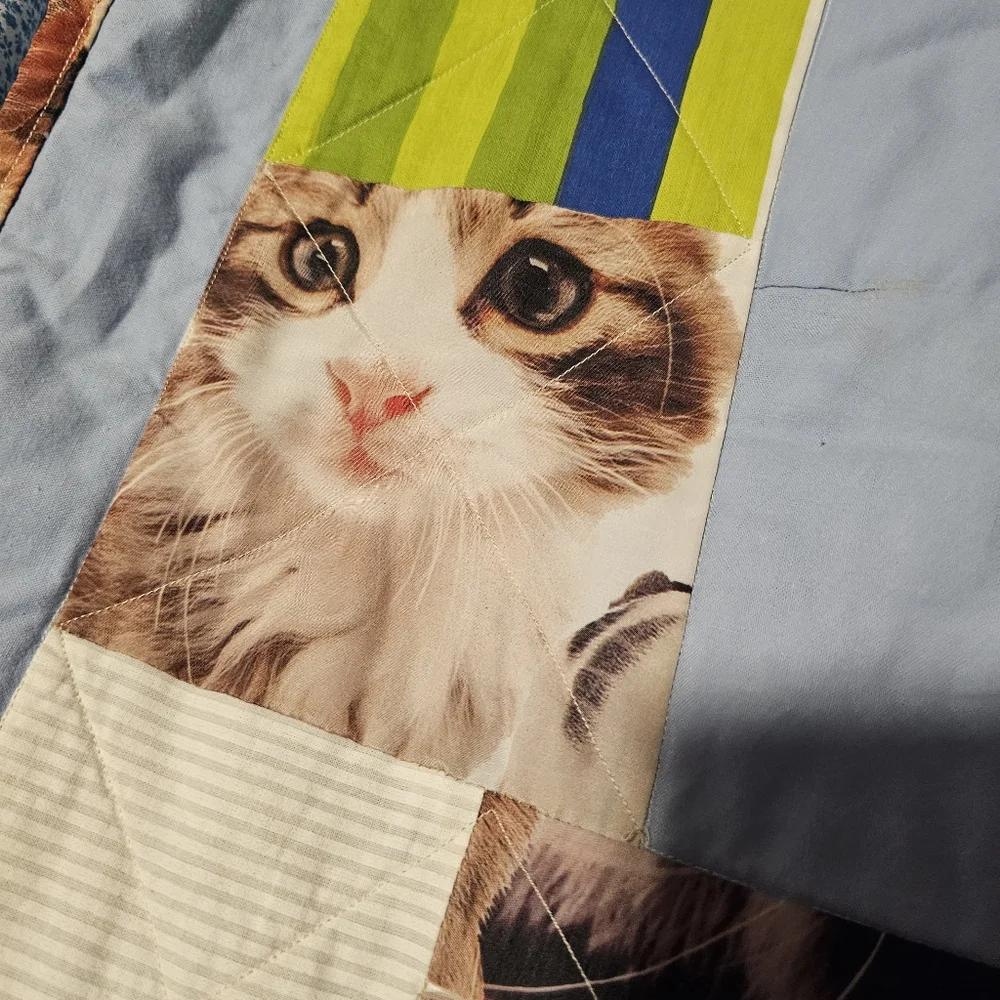 Handcrafted Quilted Cat Faces 🐱 Quilt  machine sewn Approximately 43